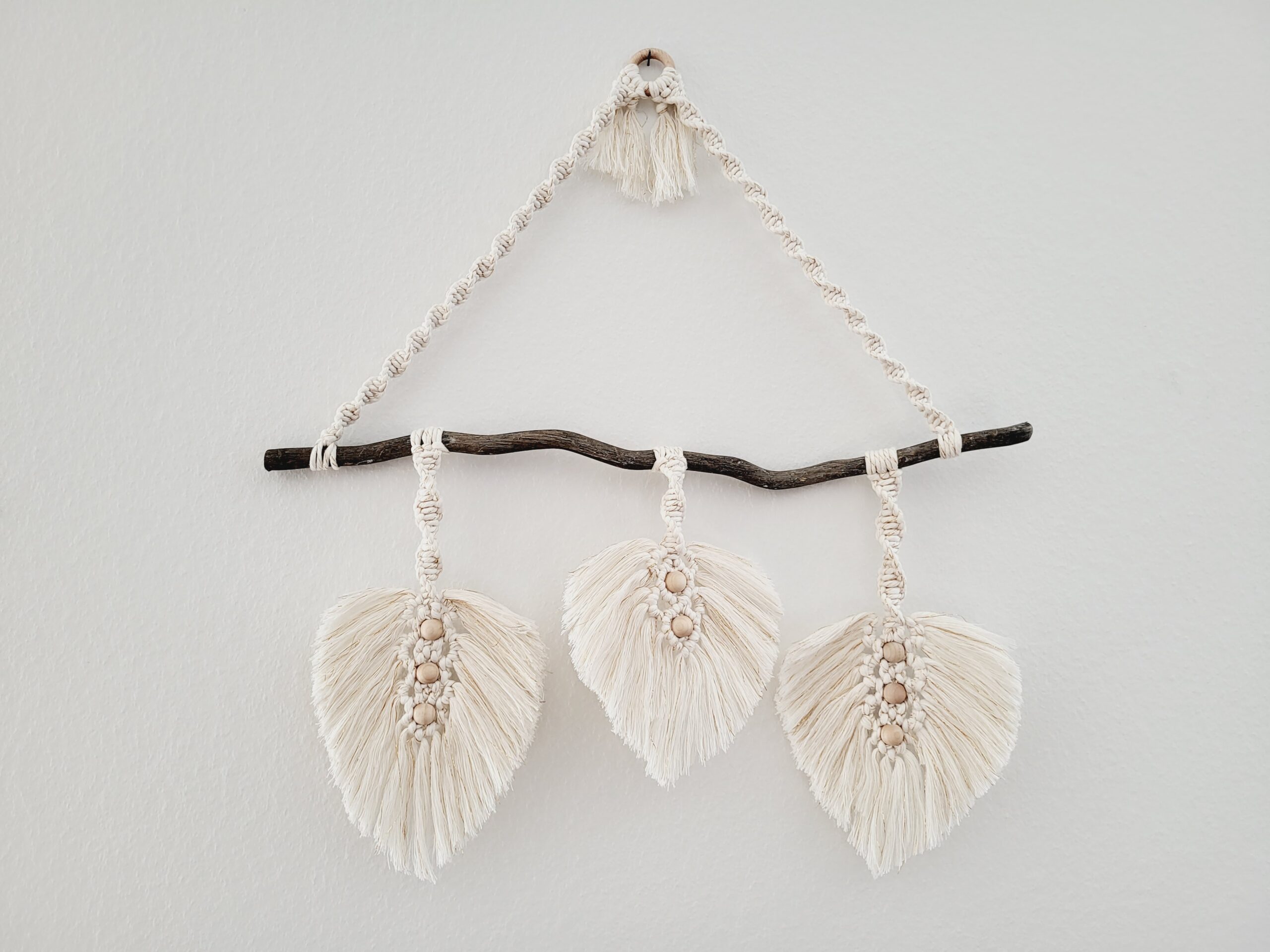 Makramee Wallhanging Feather, Natural und Gold